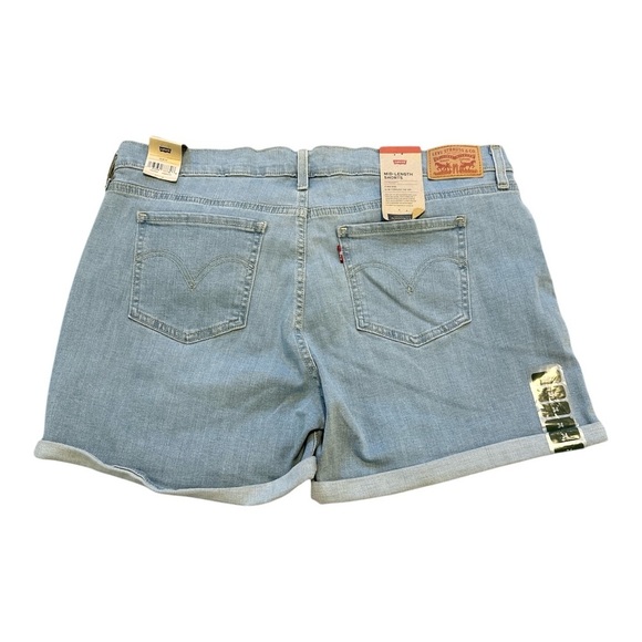 Levi's Women's Mid Length Shorts Indigo Light Wash Size 34 NWT Cuffed Flawed - Picture 4 of 8